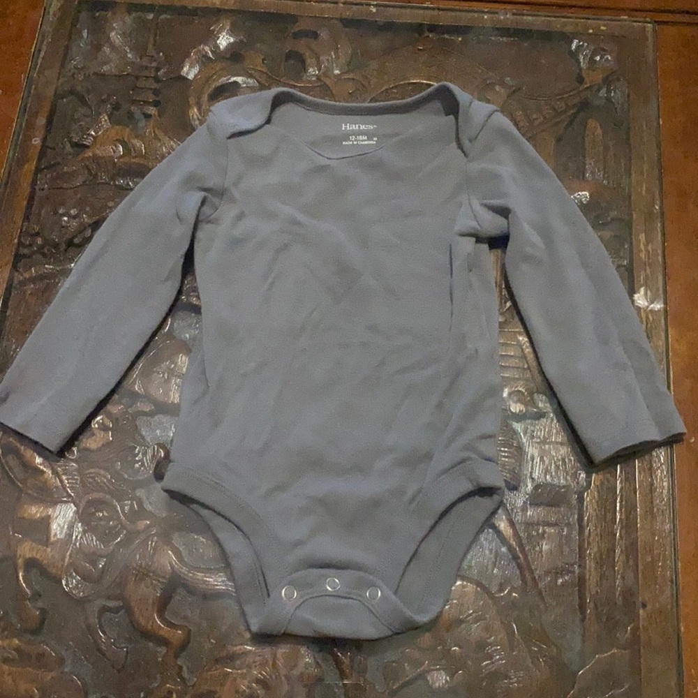 Dark grey Hanes onesies 12-18 m